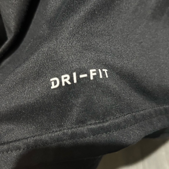 Men’s Nike Dri-Fit black v-neck T shirt size 3XL - Picture 3 of 3